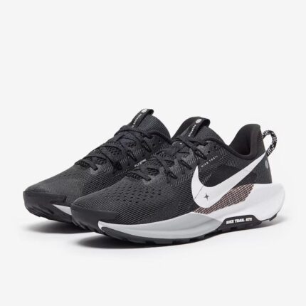nike pegasus trail 5 black white