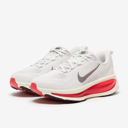 nike vomero 18 platinum tint siren red