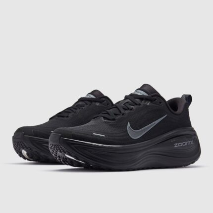 nike vomero plus black