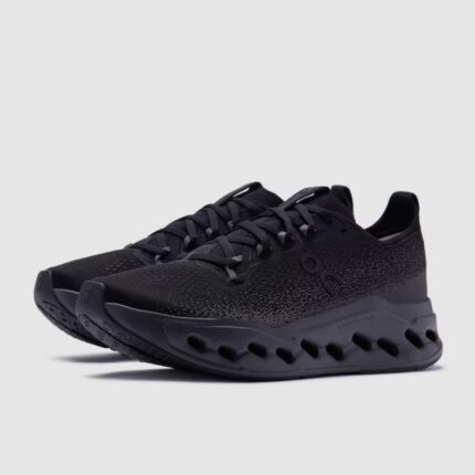 on cloudsurfer max black eclipse