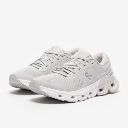on womens cloudflyer 5 glacier wolf